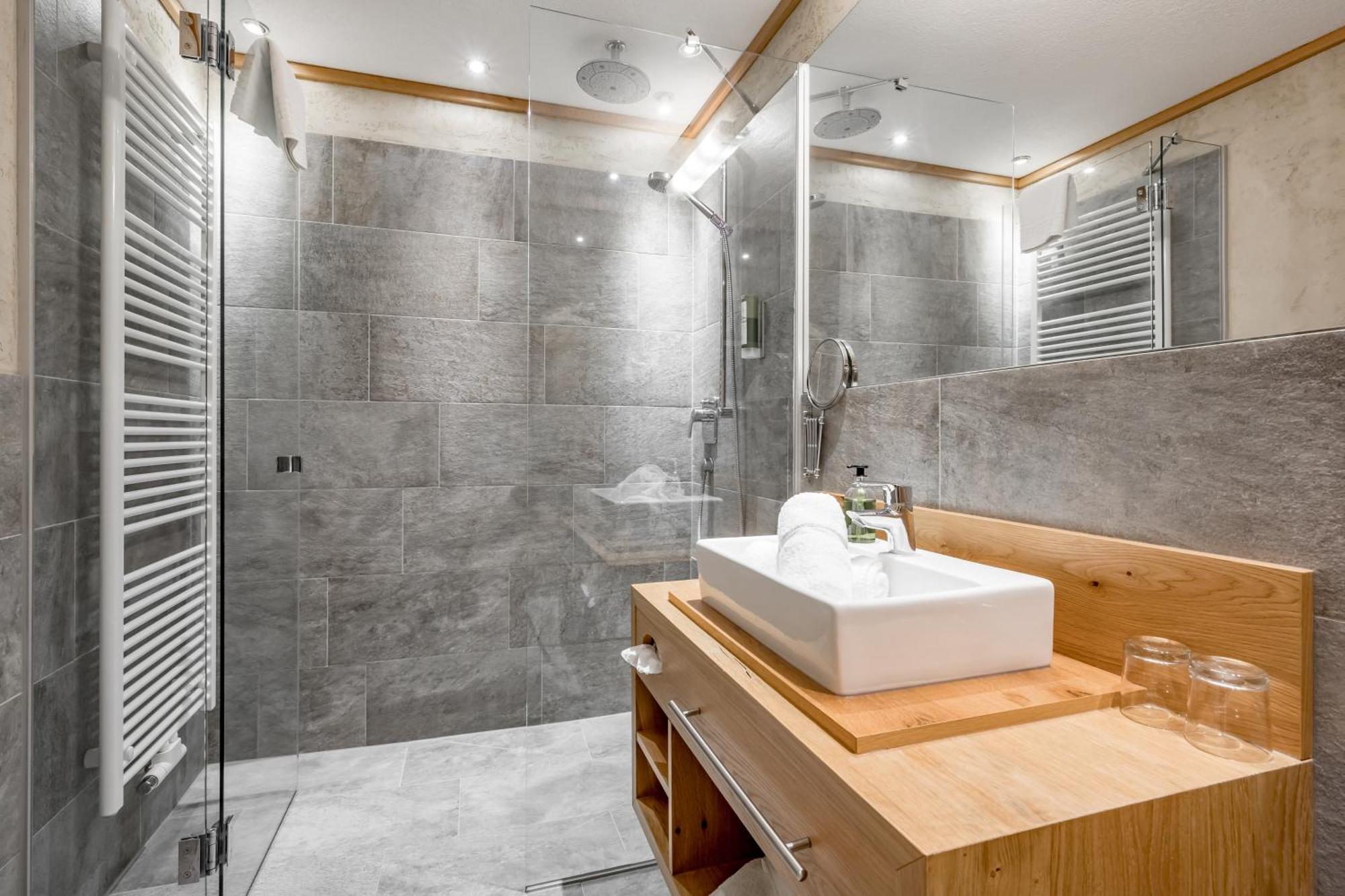 Tilia Living - B&B Mit Dem Komfort Eines Kleinen, Feinen Hotels Ried im Oberinntal Kültér fotó