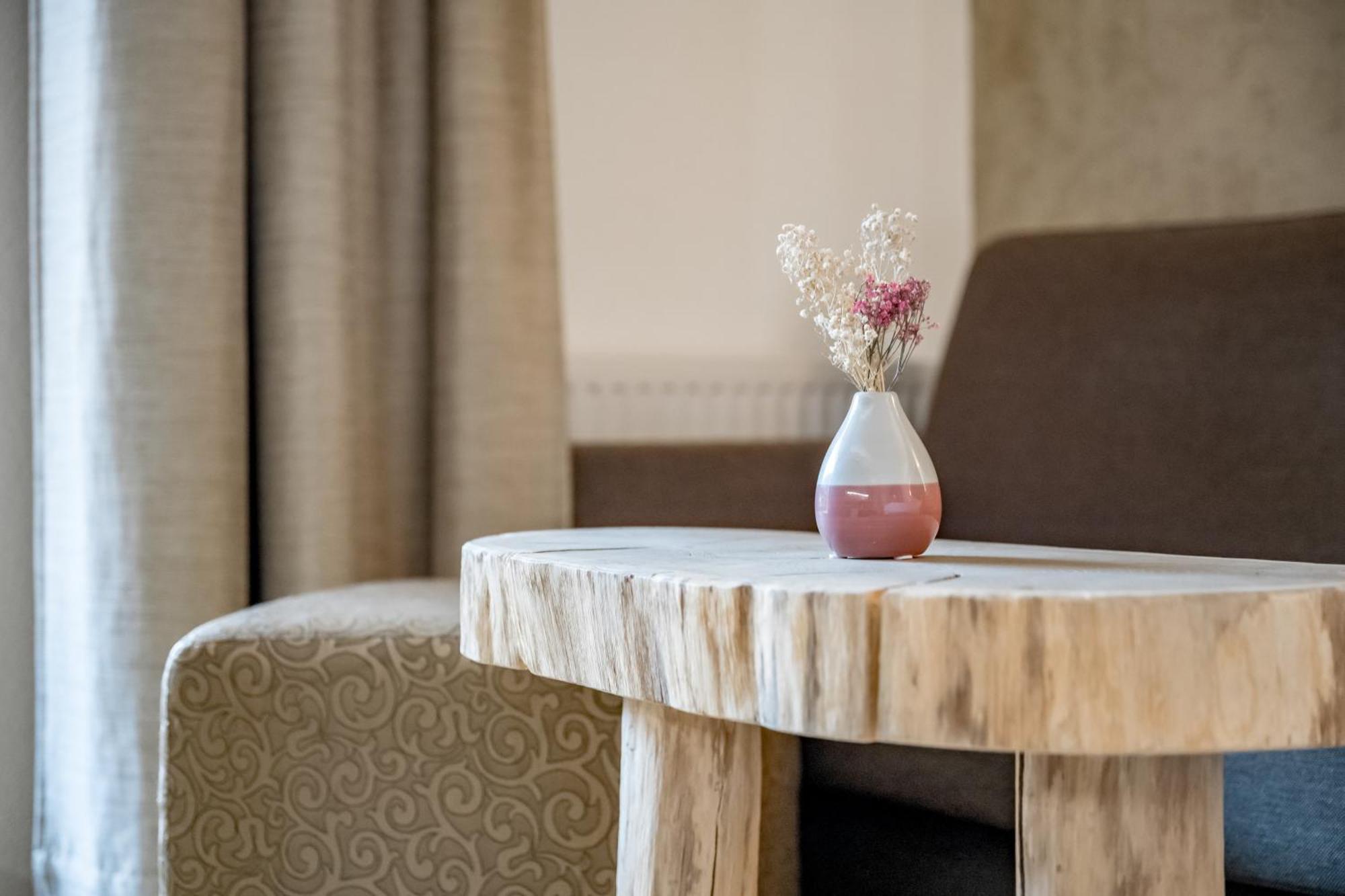 Tilia Living - B&B Mit Dem Komfort Eines Kleinen, Feinen Hotels Ried im Oberinntal Kültér fotó
